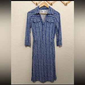 Diane Von Furstenberg knit dress blue and white herringbone print size 6 euc